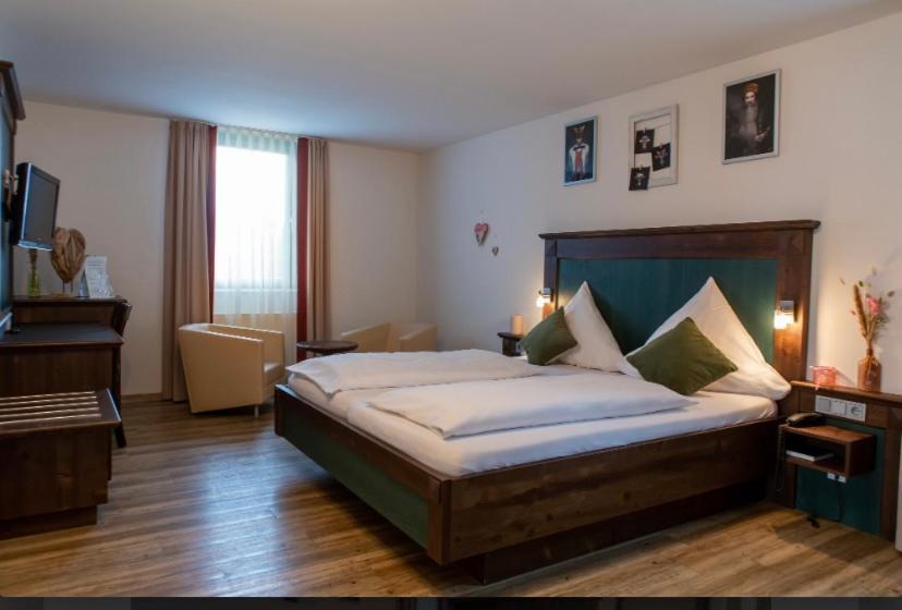 Hotel Restaurant Auerhahn Bad Wildbad Exteriér fotografie